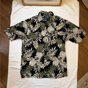 Men’s Puritan size small black Hawaiian shirt